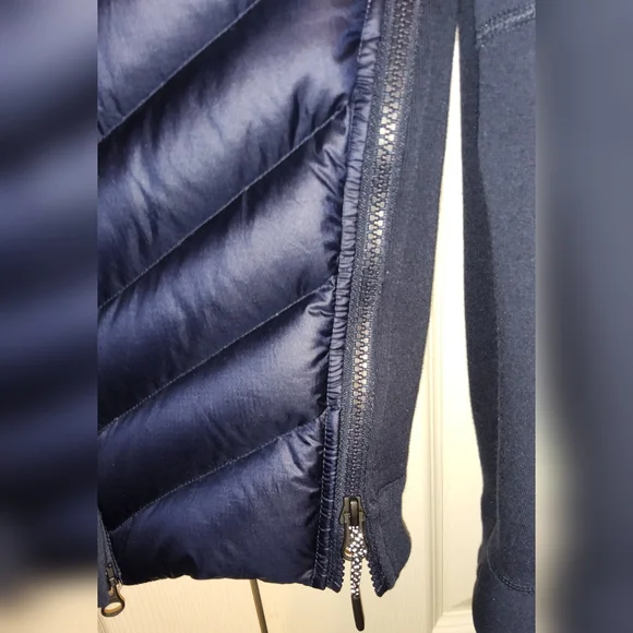 Nike Women's Dark Blue Puffer Jacket - Picture 4 of 4
